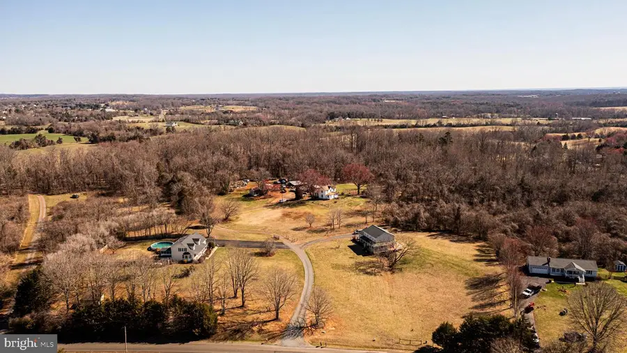 8158 Botha Rd, Warrenton, VA 20186 - Image #2