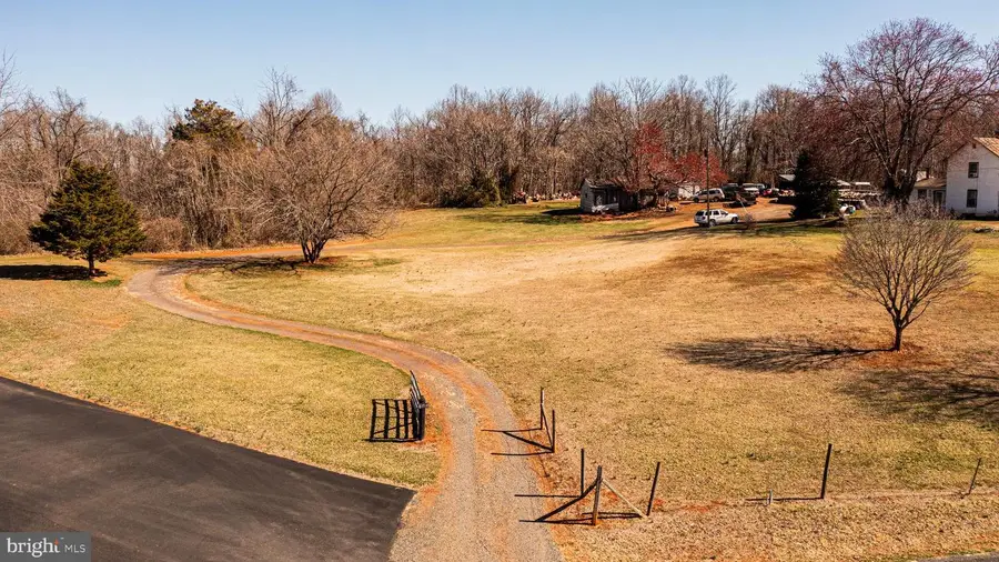 8158 Botha Rd, Warrenton, VA 20186 - Image #3