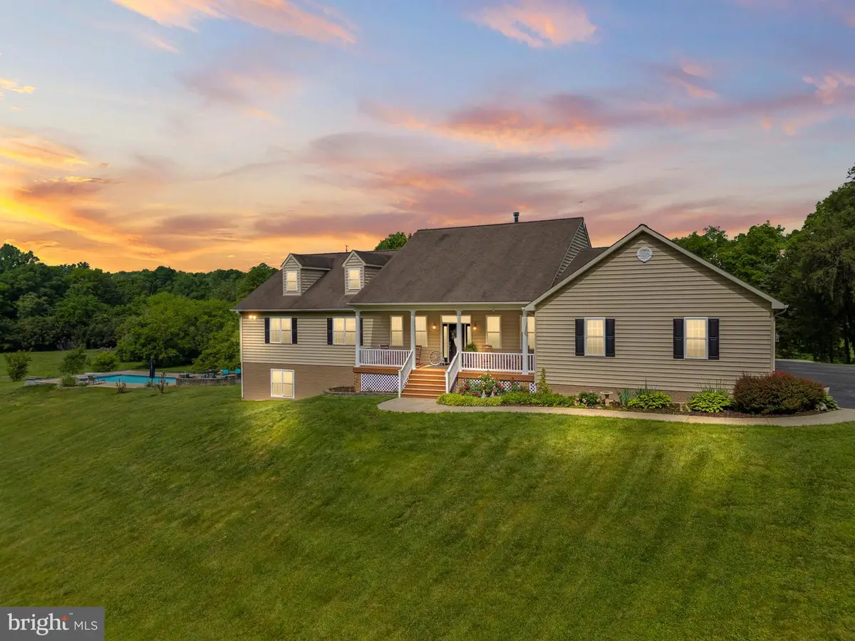 7312 Oak Ln, Marshall, VA 20115 - Image #1