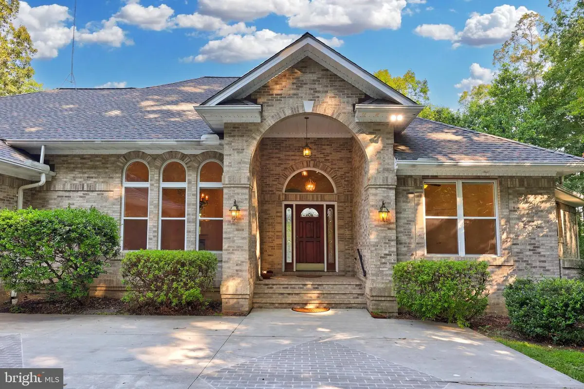 12587 Lake Coventry Dr, Bealeton, VA 22712 - Image #1