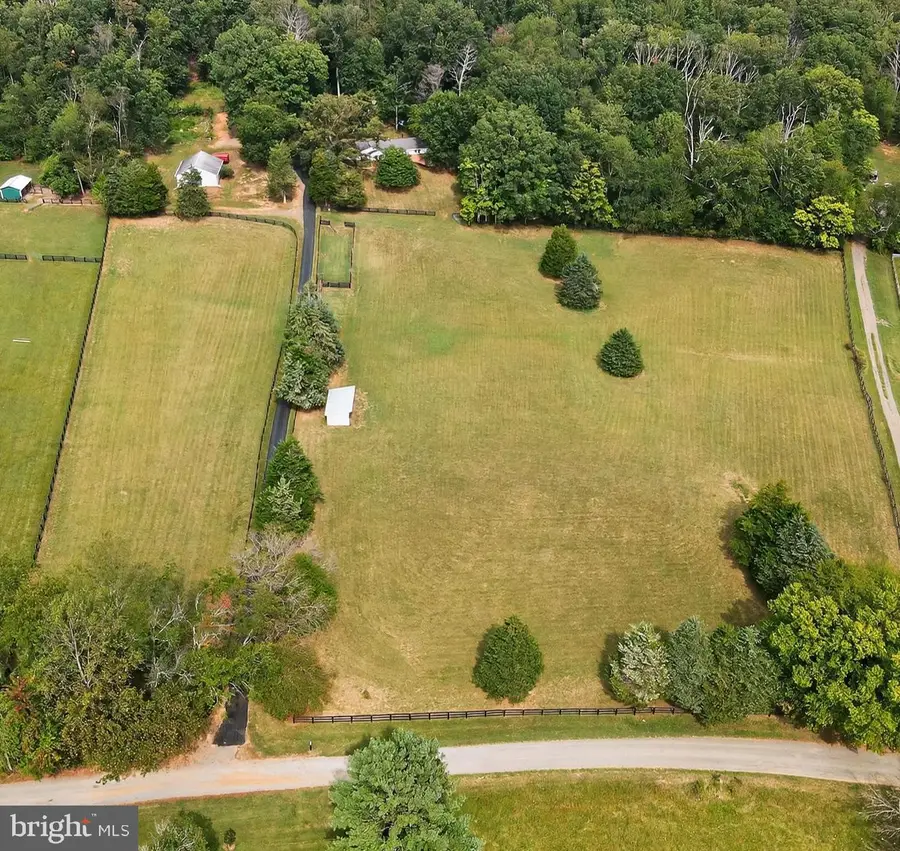 5084 Fairview Ln, Broad Run, VA 20137 - Image #2