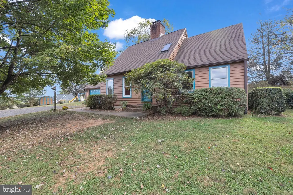 8729 Green Rd, Warrenton, VA 20187 - Image #1