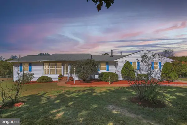 13206 Golden Dr, SUMERDUCK, VA 22742