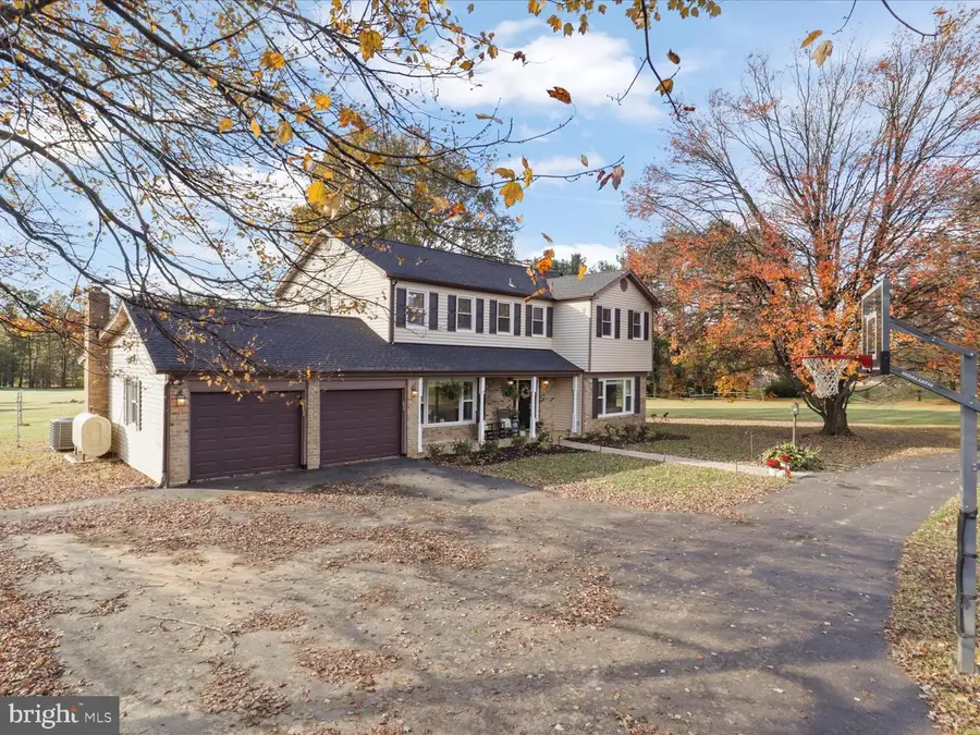 9419 Ramey Rd, Marshall, VA 20115 - Image #2