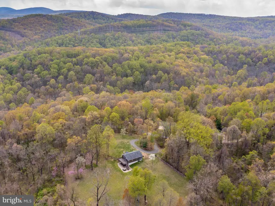 3998 Hidden Valley Ln, Linden, VA 22642 - Image #3
