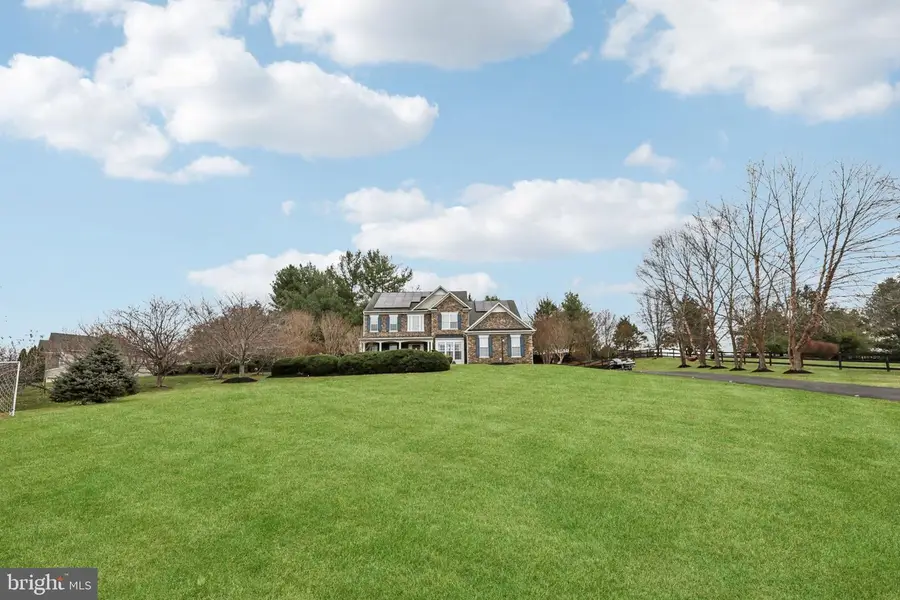 6905 Mill Valley Dr, Warrenton, VA 20187 - Image #2