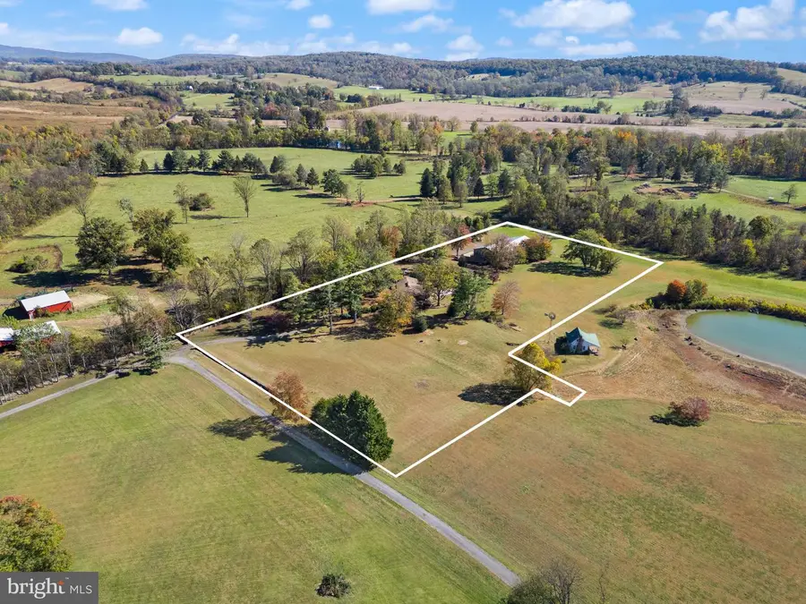 7099 Glen Curtiss Ln, Warrenton, VA 20187 - Image #2