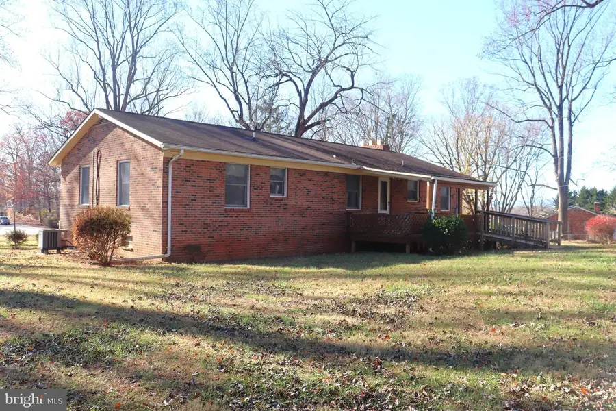 7502 Amberview Ln, Warrenton, VA 20186 - Image #3