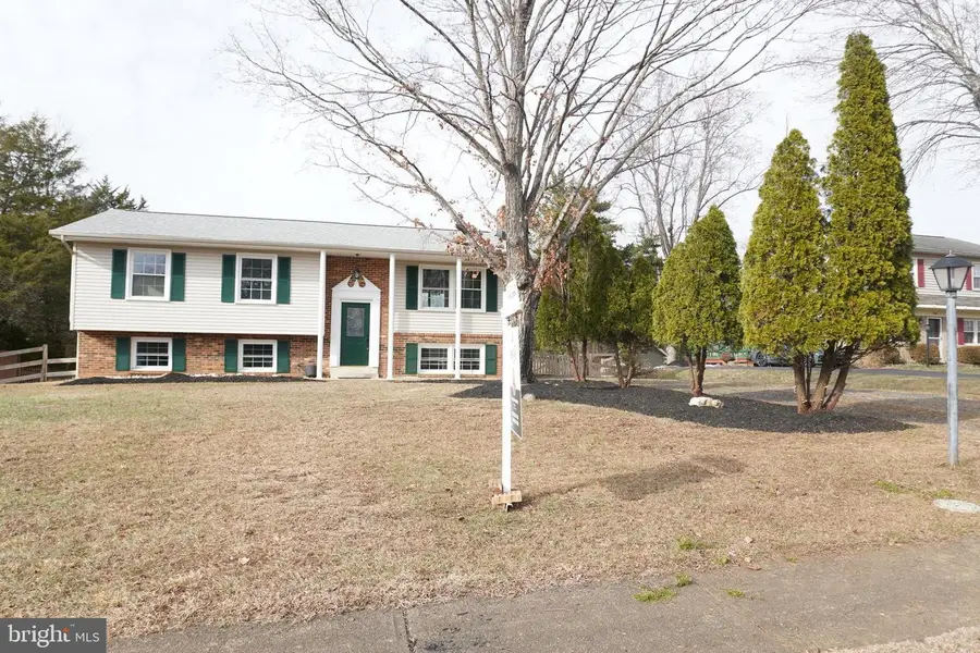 7212 Princess Anne Ct, Warrenton, VA 20187 - Image #2