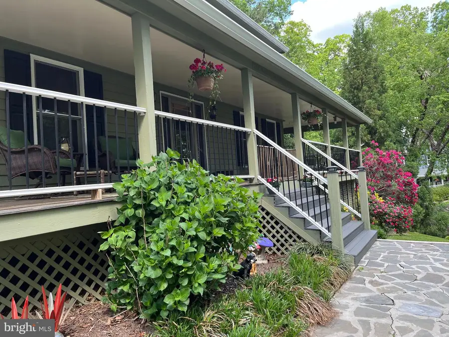 7406 Bear Wallow Dr, Warrenton, VA 20186 - Image #2