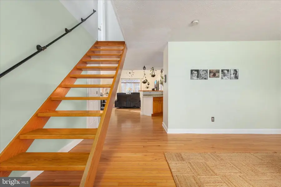 4364 Belvoir Rd, Marshall, VA 20115 - Image #2