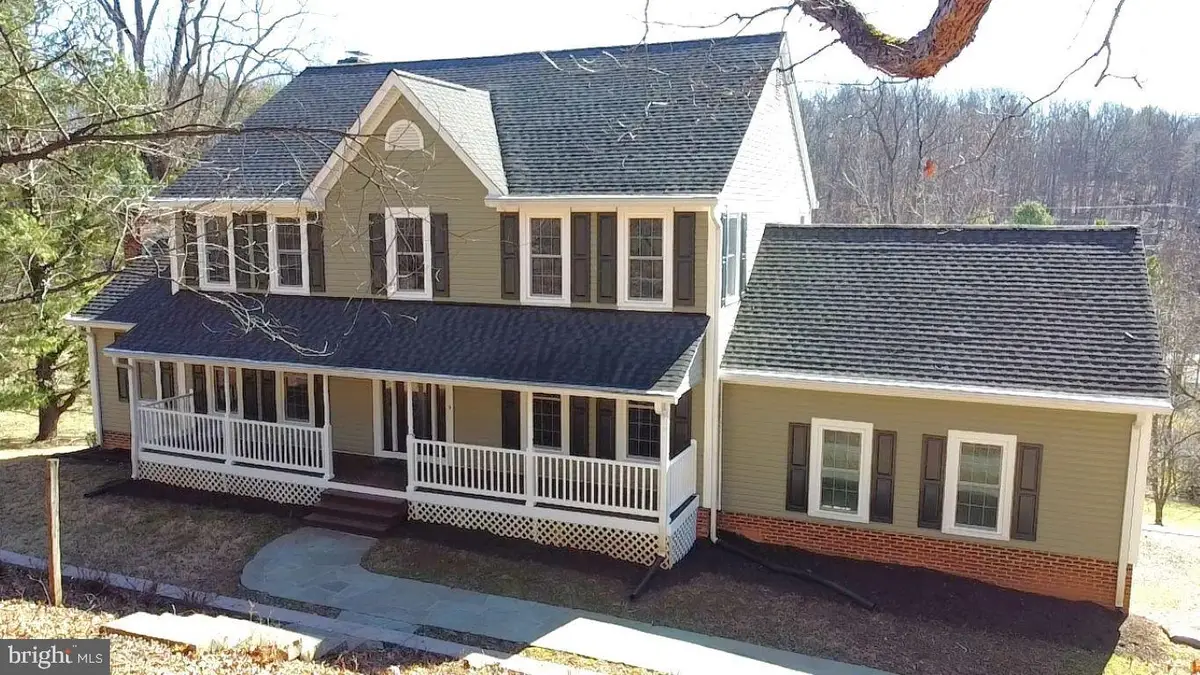 6885 Walnut Heights Dr, Warrenton, VA 20186 - #1