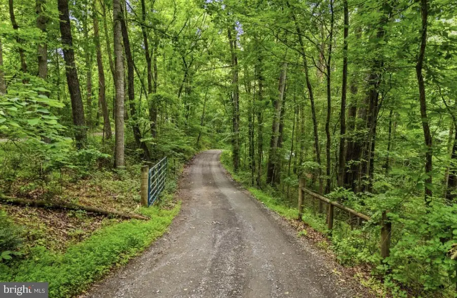 8487 Botha Rd, Warrenton, VA 20186 - Image #2