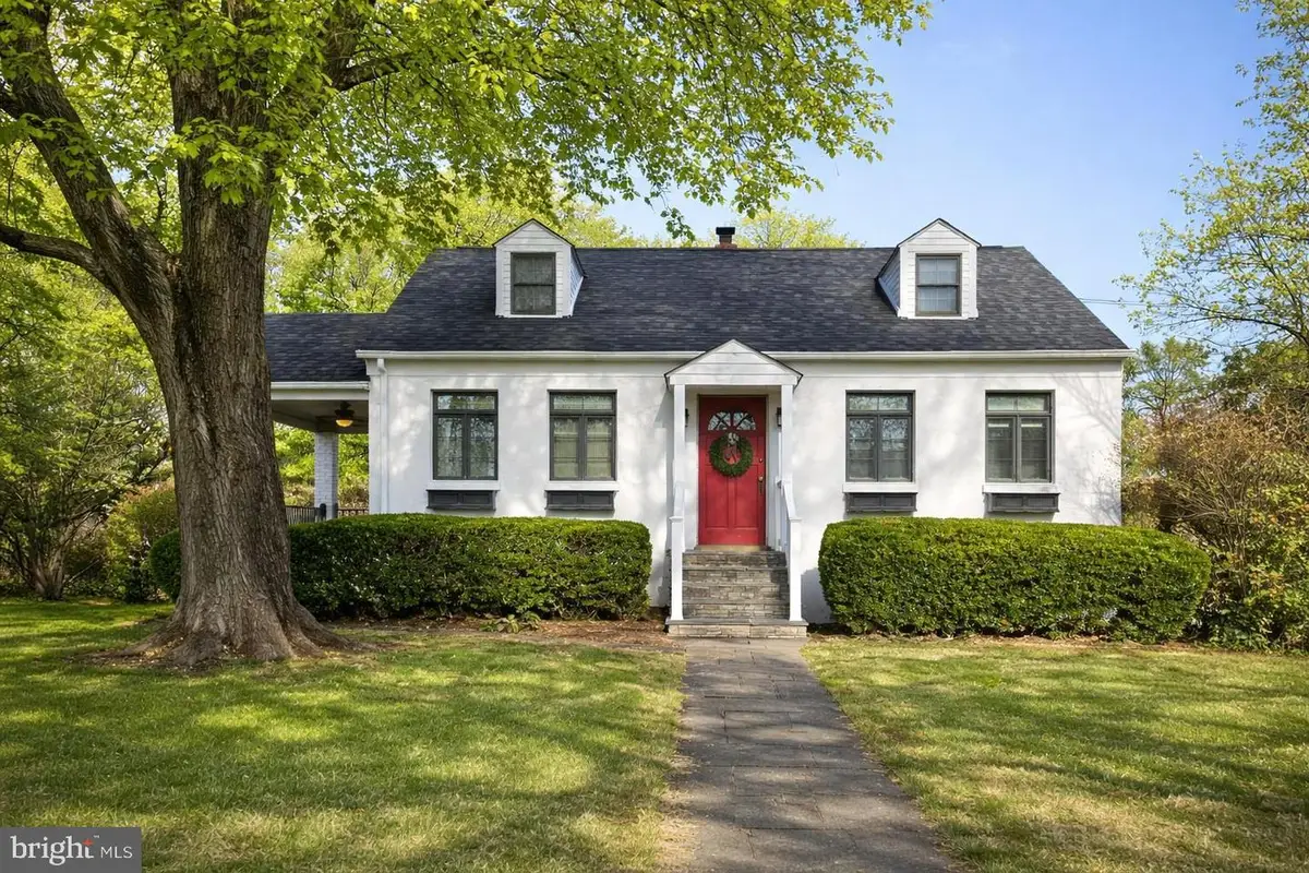 245 Jefferson St, Warrenton, VA 20186 - #1