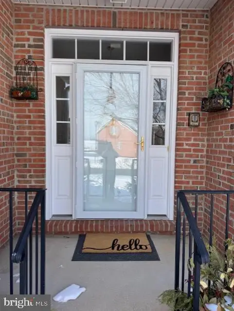 158 N View Cir, Warrenton, VA 20186 - Image #2