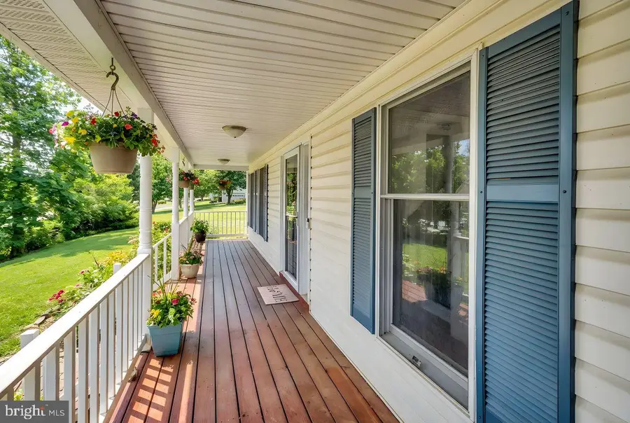 7129 Cavalry Dr, Warrenton, VA 20187 - #3