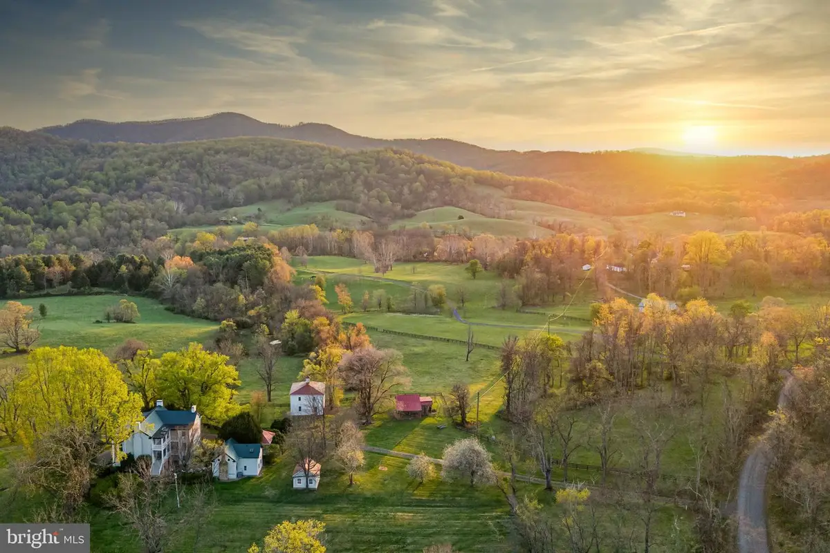 12087 Moss Hollow Rd, Warrenton, VA 20187 - #1