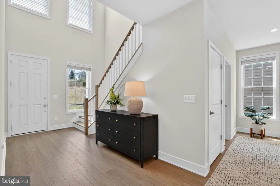 6053 Cobblestone Ct, Marshall, VA 20115 - #2