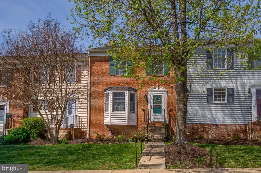 267 Fairfield Dr, Warrenton, VA 20186 - #2