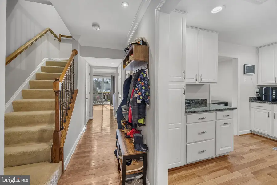 202 Leeds Ct E, Warrenton, VA 20186 - #2