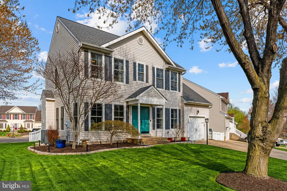 233 Breezewood Dr, Warrenton, VA 20186 - #1