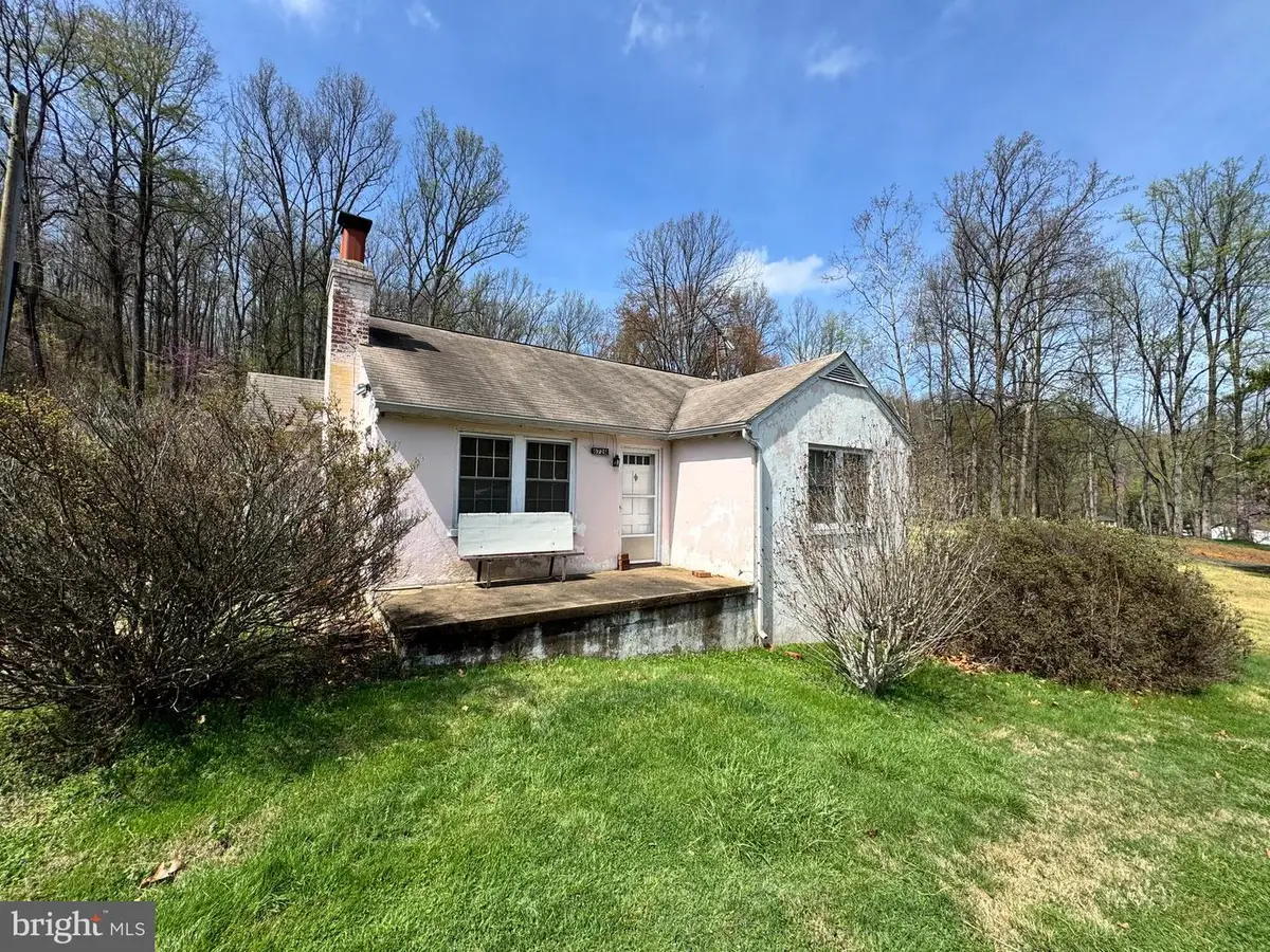 6726 James Madison Hwy, Warrenton, VA 20186 - #1