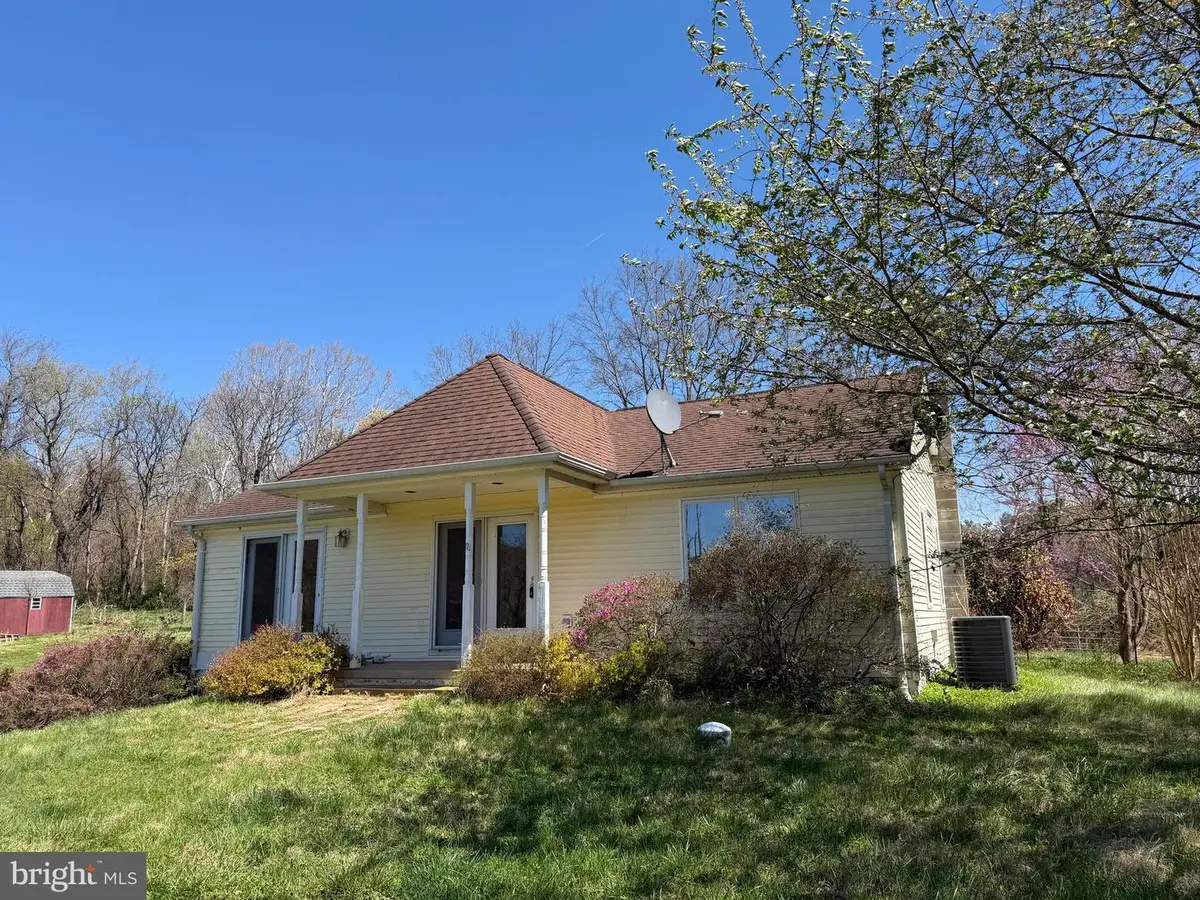 1901 Misty Meadows Ln, Markham, VA 22643 - #1