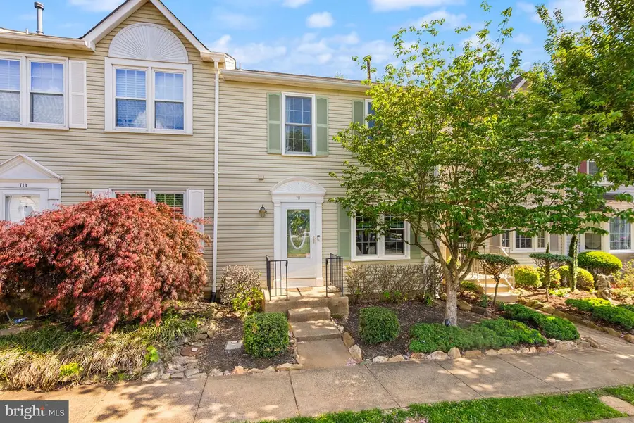 711 Acorn Ct, Warrenton, VA 20186 - #2