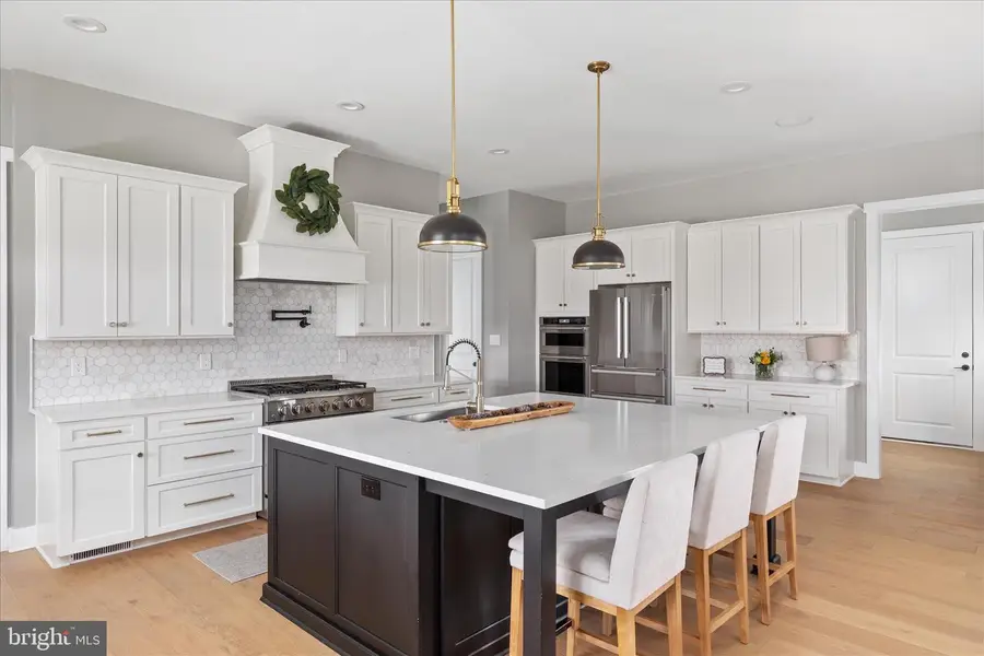 8189 Summerfield Hills Dr, Warrenton, VA 20186 - #3