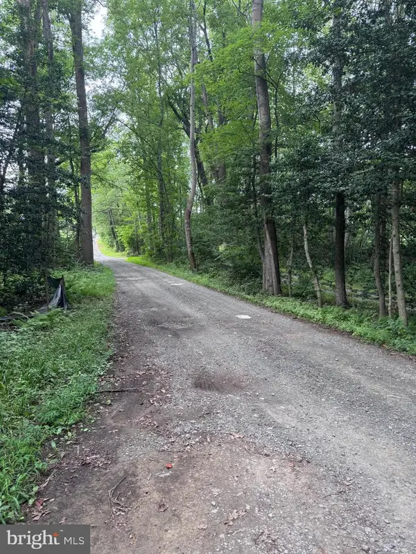 12350 Roselawn Ln, MIDLAND, VA 22728