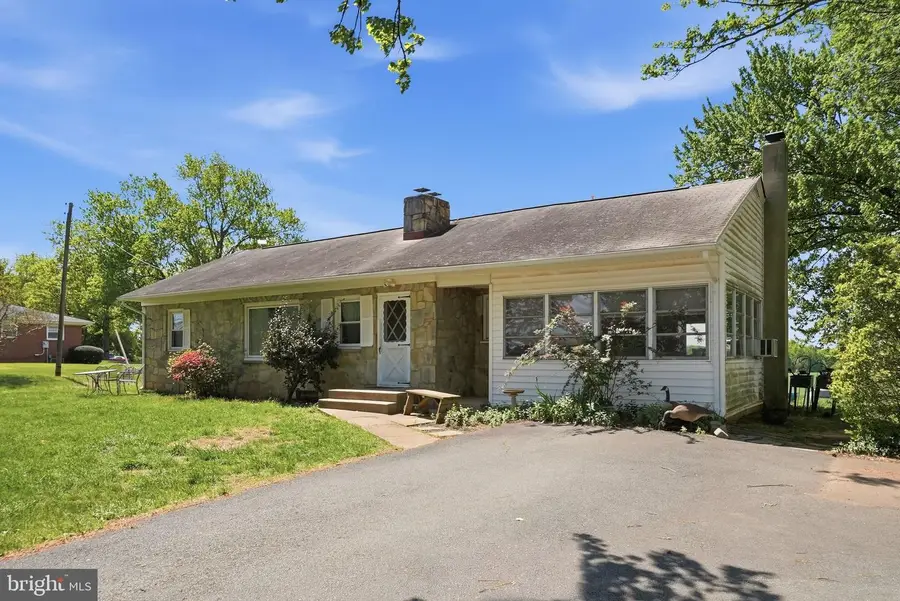 11844 Cemetery Rd, Remington, VA 22734 - #2