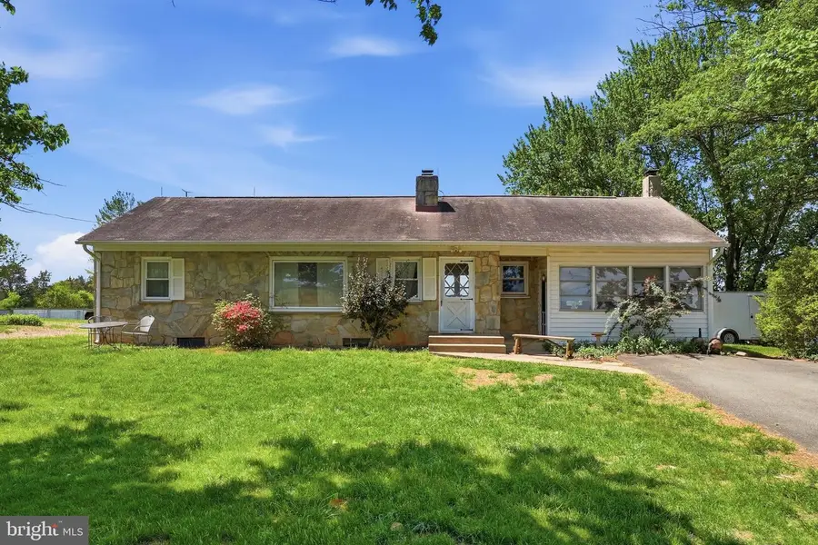 11844 Cemetery Rd, Remington, VA 22734 - #3