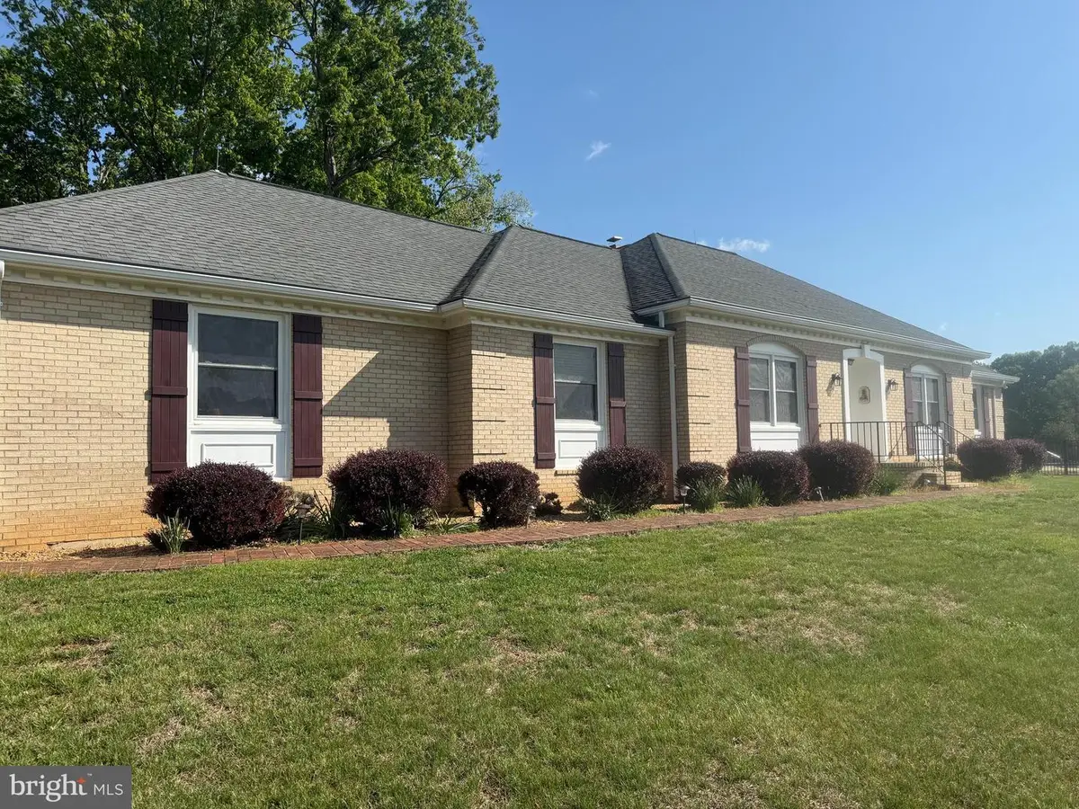 7961 Leeds Manor Road Rd, Marshall, VA 20115 - #1
