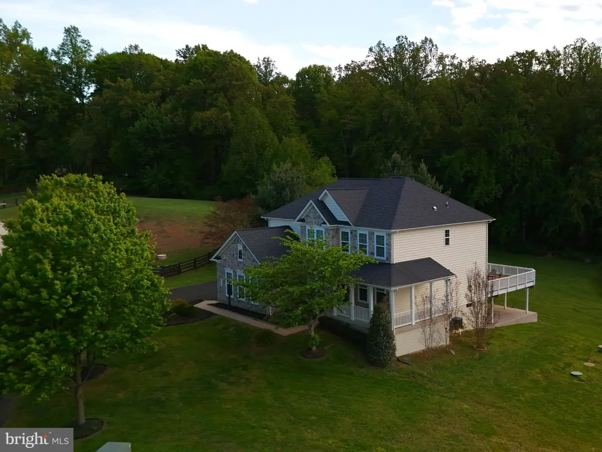 8091 Side Hill Dr, Warrenton, VA 20187 - #1