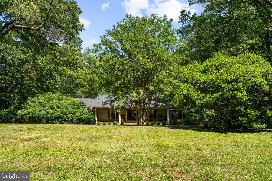 7281 Forrest Rd, Warrenton, VA 20187 - #3