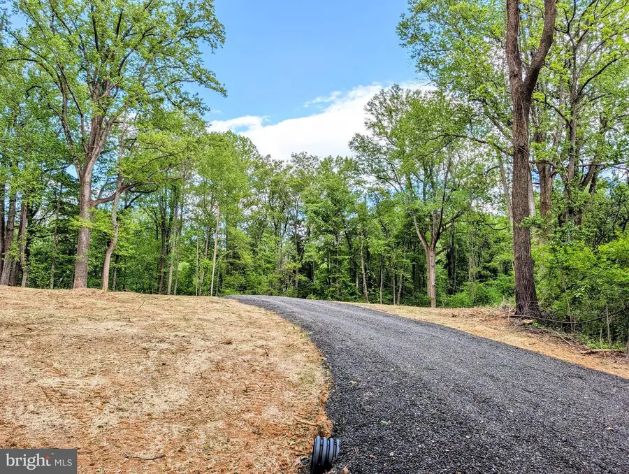 3964 Hidden Valley Ln, Linden, VA 22642 - #3