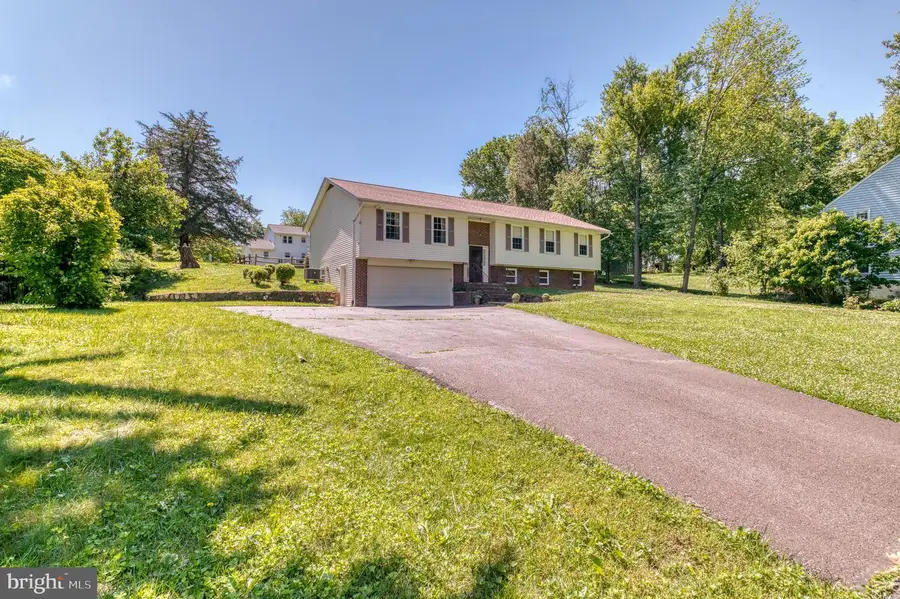 7077 Westmoreland Dr, Warrenton, VA 20187 - #3