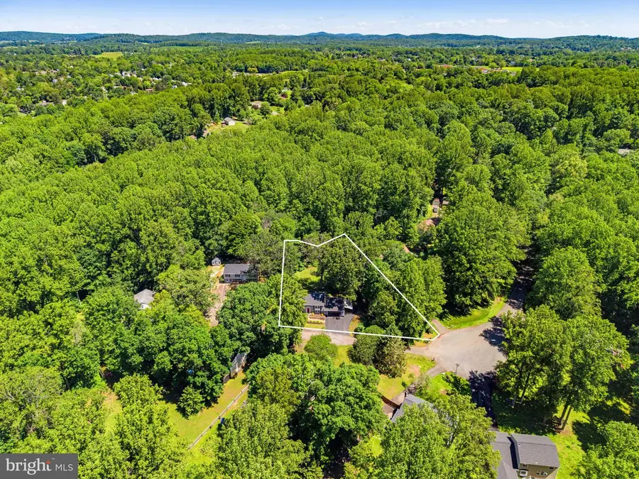 7403 Waterford Ln, Warrenton, VA 20187 - #3