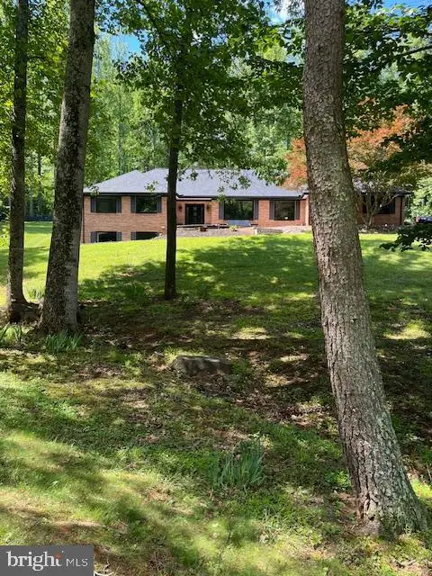 5920 Hunton Wood Dr, Broad Run, VA 20137 - #1