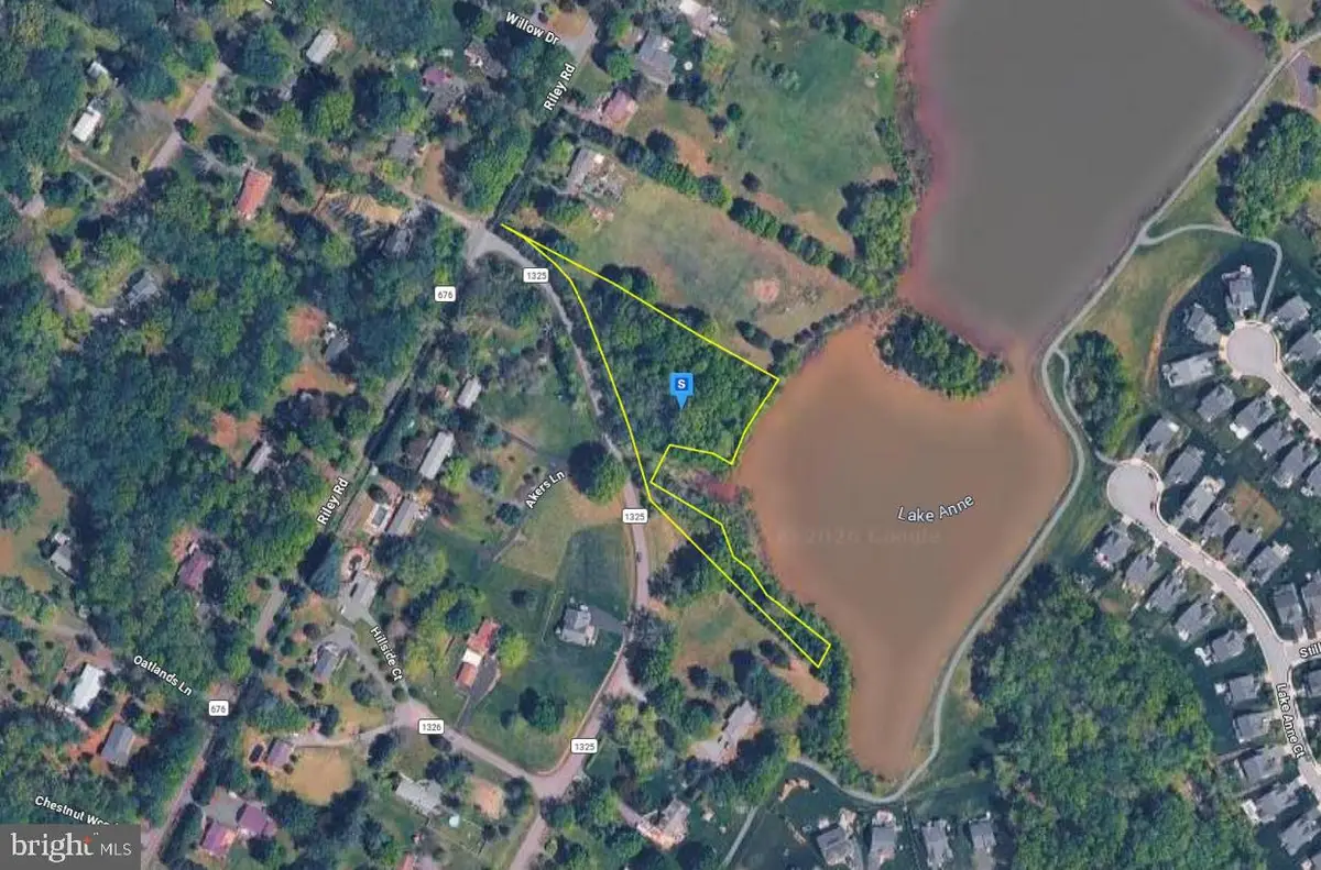 7011 Lakeview Dr, Warrenton, VA 20187 - #1
