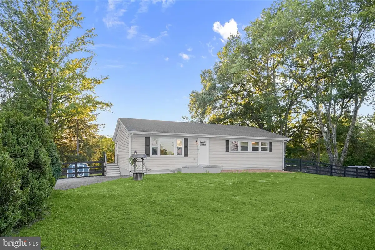 8056 Greenwich Rd, Catlett, VA 20119 - #1