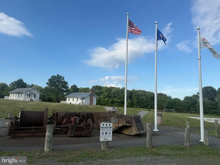 3472 Rock Run Rd, Goldvein, VA 22720 - #2