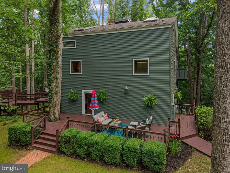 9914 Crest Ct, Marshall, VA 20115 - #2