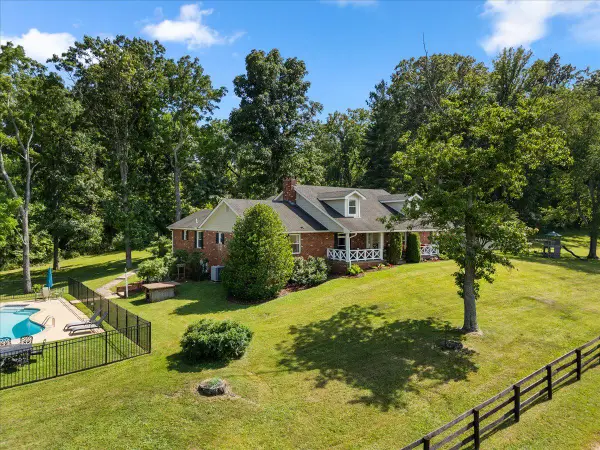8374 Elway Ln, WARRENTON, VA 20186
