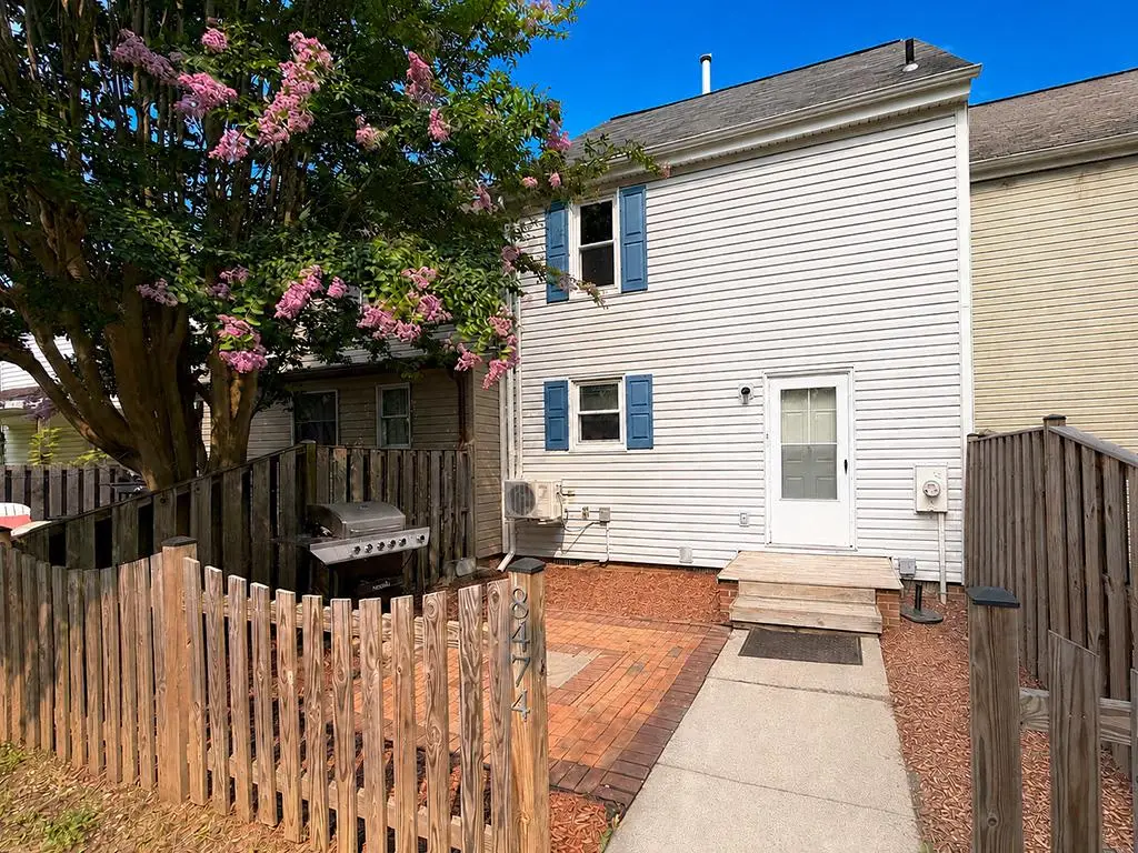 8474 Emerald Ln, Marshall, VA 20115 - #1