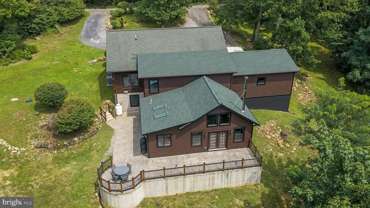 3967 Hidden Valley Ln, Linden, VA 22642 - #1