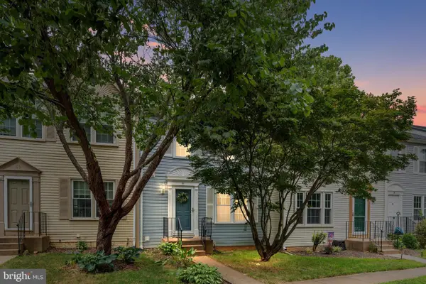 61 Pepper Tree Ct, WARRENTON, VA 20186