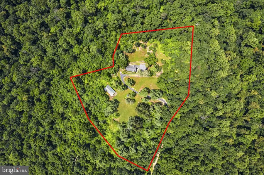 12004 Raven Ln, Markham, VA 22643 - #2