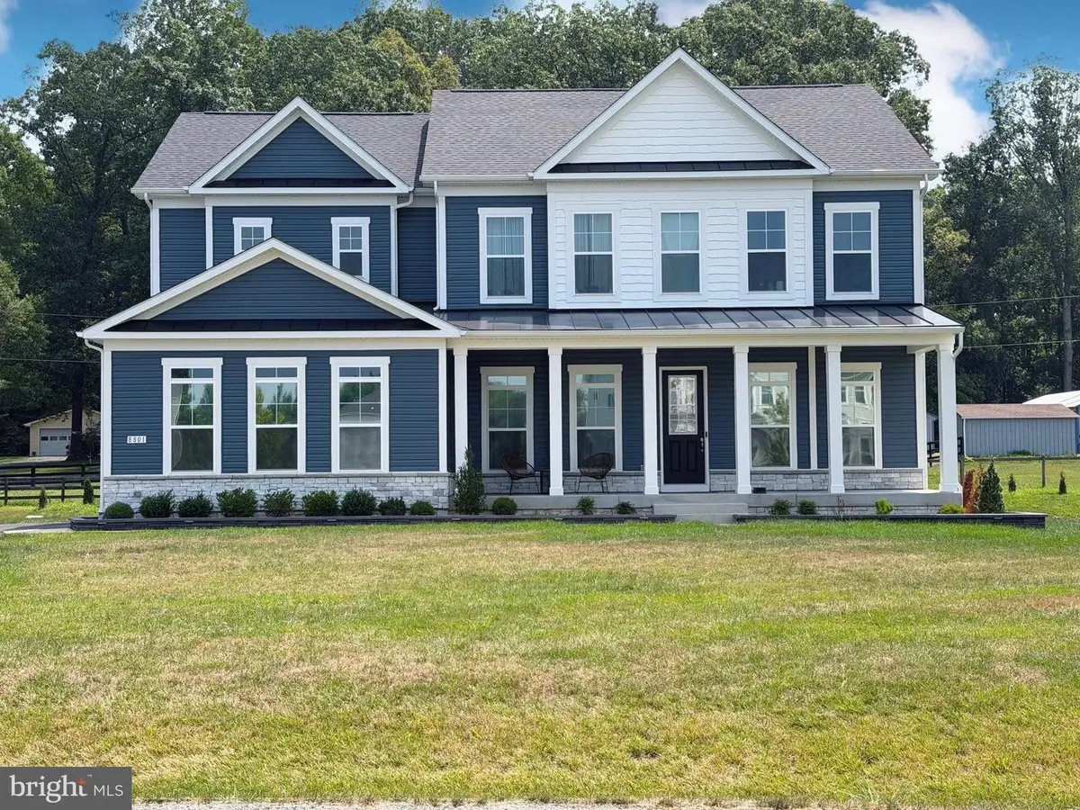 8801 Falcon Ridge Ct, Warrenton, VA 20187 - #1