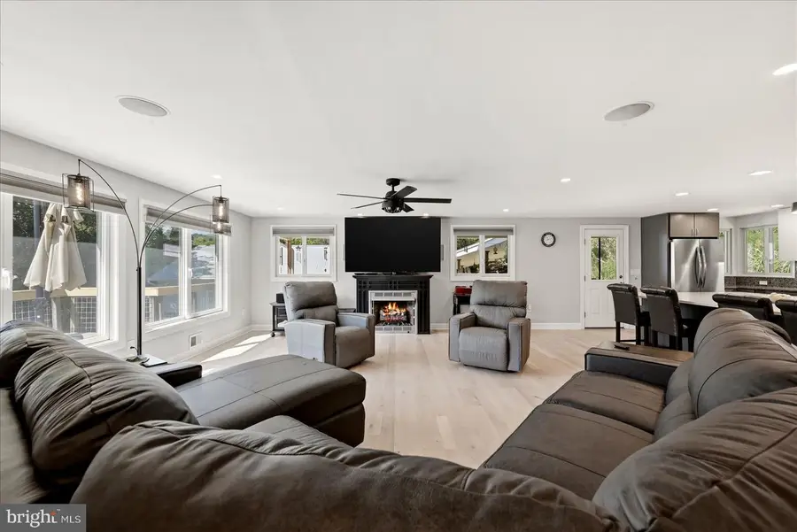 13328 John Marshall Hwy, Linden, VA 22642 - #3